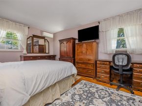 14 Leanore Drive, Farmingdale NY 11735