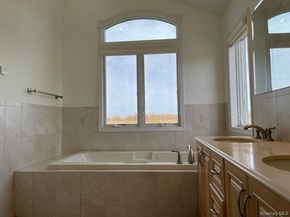 50 Island Parkway N, Island Park NY 11558