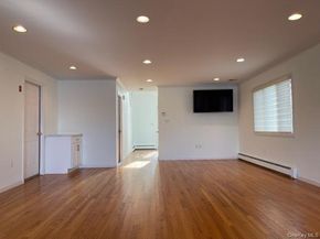 50 Island Parkway N, Island Park NY 11558