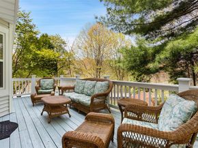 300 Rockwood Court, Yorktown Heights NY 10598