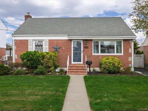 2915 Laurel Avenue, Baldwin NY 11510