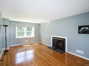 14 Bradford Road, Plainview NY 11803