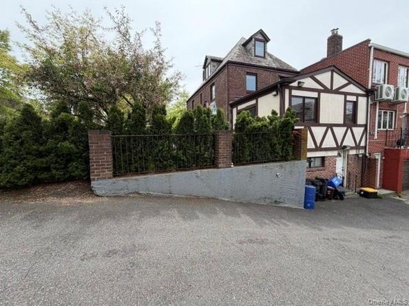 13843 76th Avenue, Flushing NY 11367