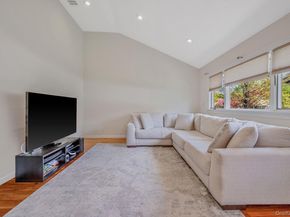 17 Gay Lore Drive, Huntington NY 11743