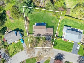 17 Gay Lore Drive, Huntington NY 11743