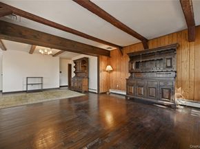 19 Gaymor Lane, Commack NY 11725