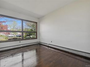 19 Gaymor Lane, Commack NY 11725