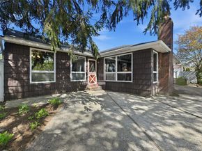 19 Gaymor Lane, Commack NY 11725