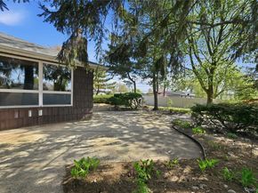19 Gaymor Lane, Commack NY 11725