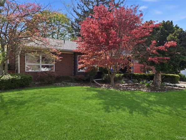 19 Gaymor Lane, Commack NY 11725
