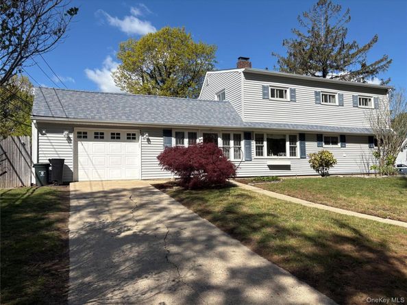 2 Dwarf Lane, Wantagh NY 11793