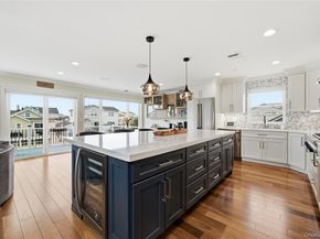 909 S 5th Street, Lindenhurst NY 11757