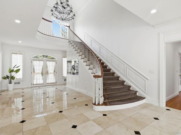 2 Coventry Court, Larchmont NY 10538