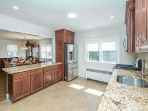 1 Roosevelt Street, Glen Cove NY 11542