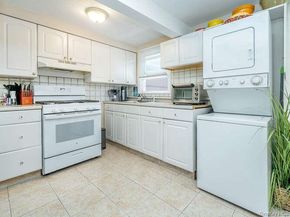 1 Roosevelt Street, Glen Cove NY 11542