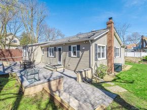 1 Roosevelt Street, Glen Cove NY 11542