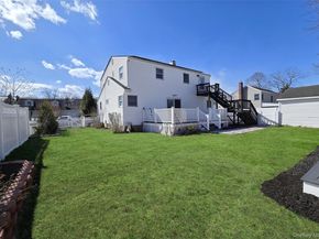 17 Gregory Drive, Ronkonkoma NY 11779