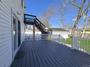 17 Gregory Drive, Ronkonkoma NY 11779