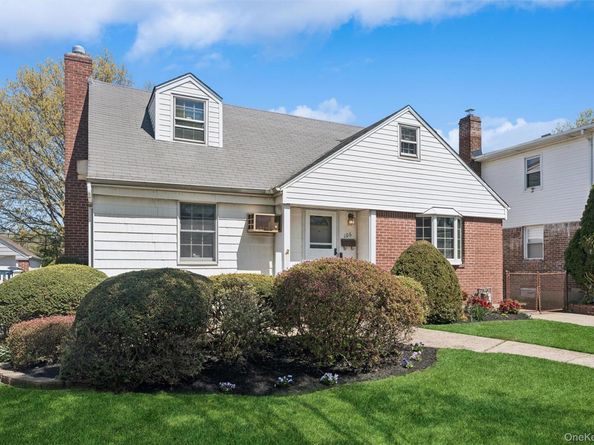 106 Aster Drive, New Hyde Park NY 11040