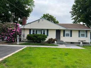 243 jakson ave, Syosset NY 11791