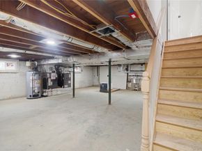 219 Granada Parkway, Lindenhurst NY 11757