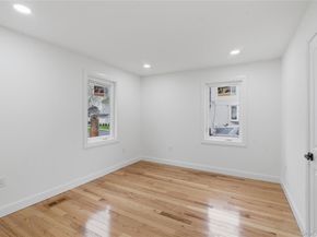 219 Granada Parkway, Lindenhurst NY 11757
