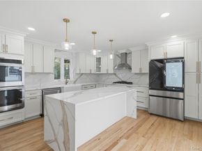 219 Granada Parkway, Lindenhurst NY 11757