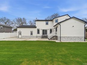 219 Granada Parkway, Lindenhurst NY 11757