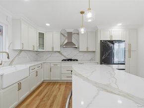 219 Granada Parkway, Lindenhurst NY 11757