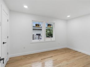 219 Granada Parkway, Lindenhurst NY 11757