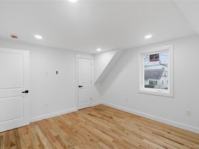 219 Granada Parkway, Lindenhurst NY 11757