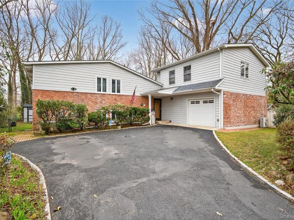 43 Highwood Road, East Norwich NY 11732