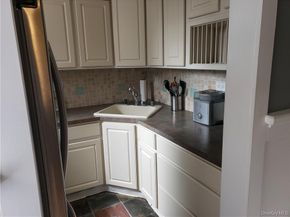 811 Bronx River Road 1 C, Bronxville NY 10708