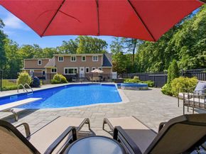 431 Woodbury Road, Cold Spring Harbor NY 11724