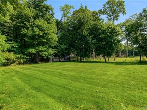 431 Woodbury Road, Cold Spring Harbor NY 11724