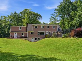 431 Woodbury Road, Cold Spring Harbor NY 11724