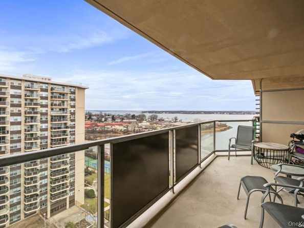 18-05 215th Street 14S, Bayside NY 11360