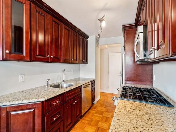 18-05 215th Street 14S, Bayside NY 11360