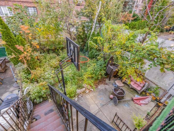 6223 69th Place, Middle Village NY 11379