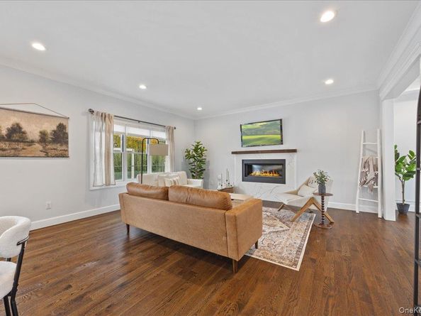 60 Moss Lane, Jericho NY 11753