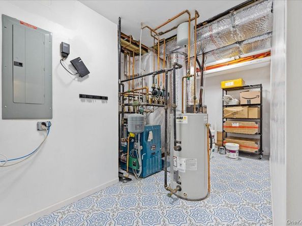 60 Moss Lane, Jericho NY 11753