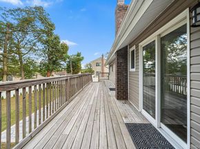 25 Hitching Post Lane, Glen Cove NY 11542