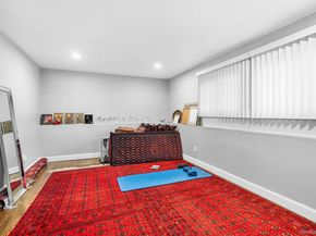 25 Hitching Post Lane, Glen Cove NY 11542