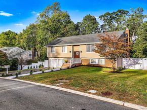 25 Hitching Post Lane, Glen Cove NY 11542