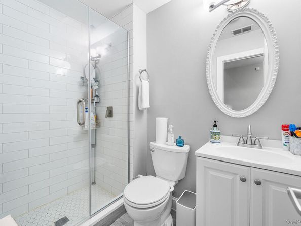 25 Hitching Post Lane, Glen Cove NY 11542