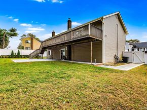 25 Hitching Post Lane, Glen Cove NY 11542