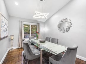 25 Hitching Post Lane, Glen Cove NY 11542