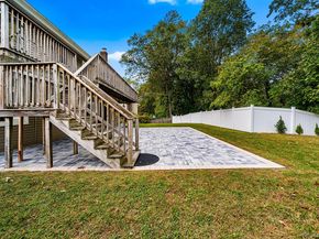 25 Hitching Post Lane, Glen Cove NY 11542