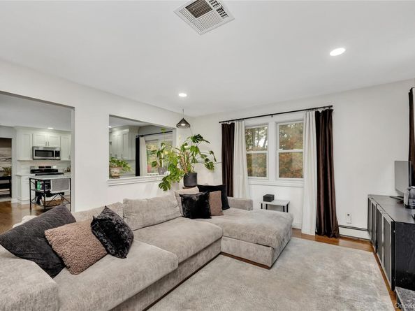 3256 Park Avenue, Wantagh NY 11793