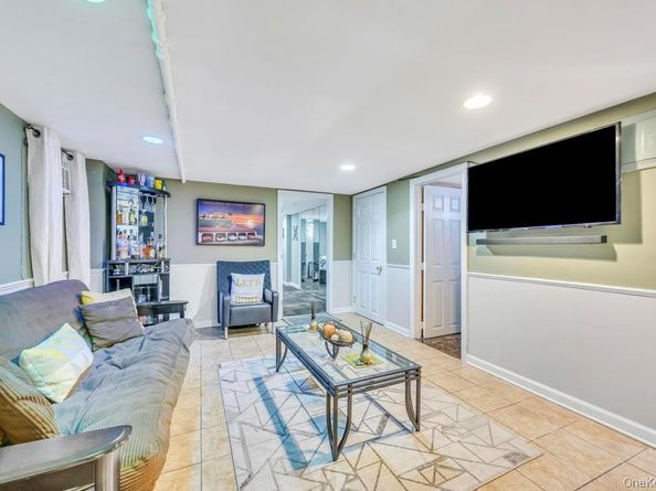 213-16 102nd Avenue, Queens Village NY 11429